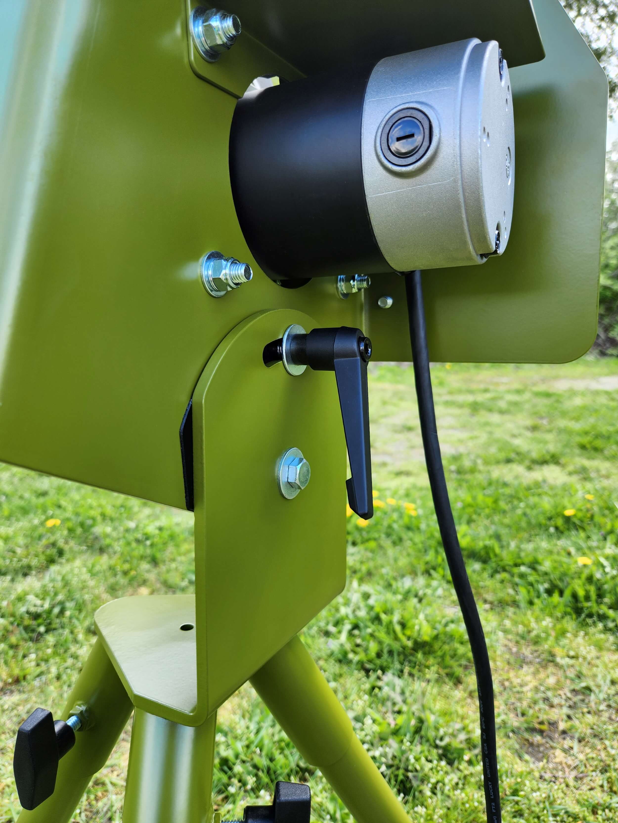 Mound Yeti 1 adjustment handle